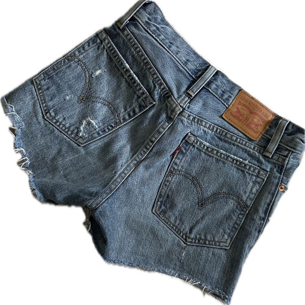 LEVIS SHORTS - Picture 3 of 6